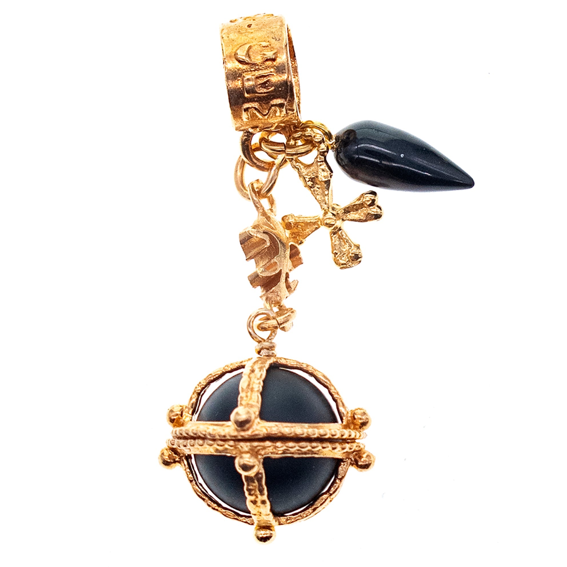 P 26g05 black royal orb pendant