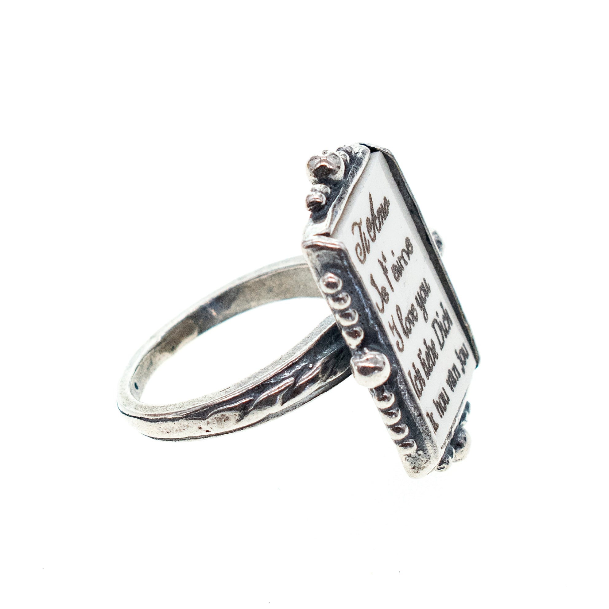 R 24d08A White loveletter ring
