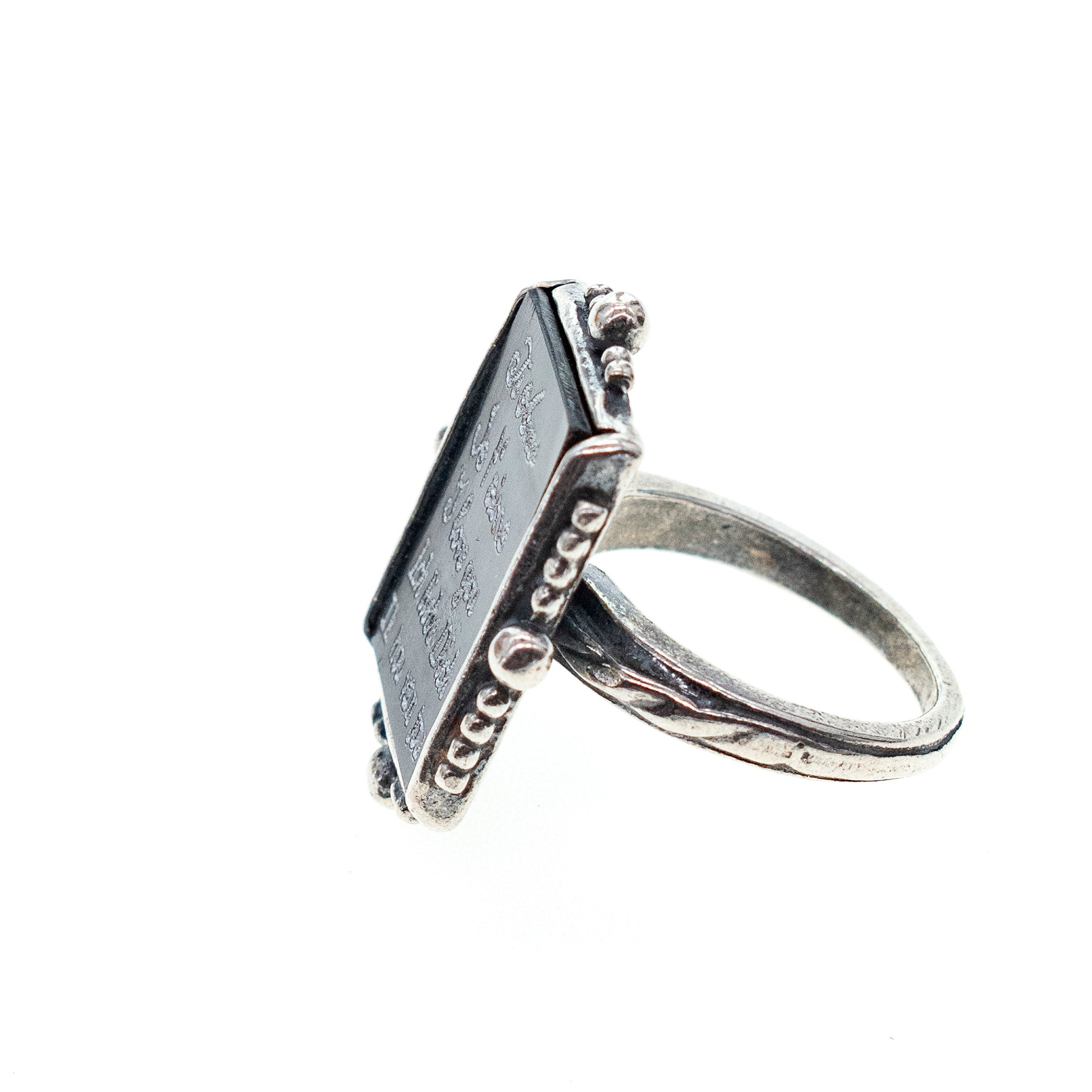 R 24d08B black loveletter ring
