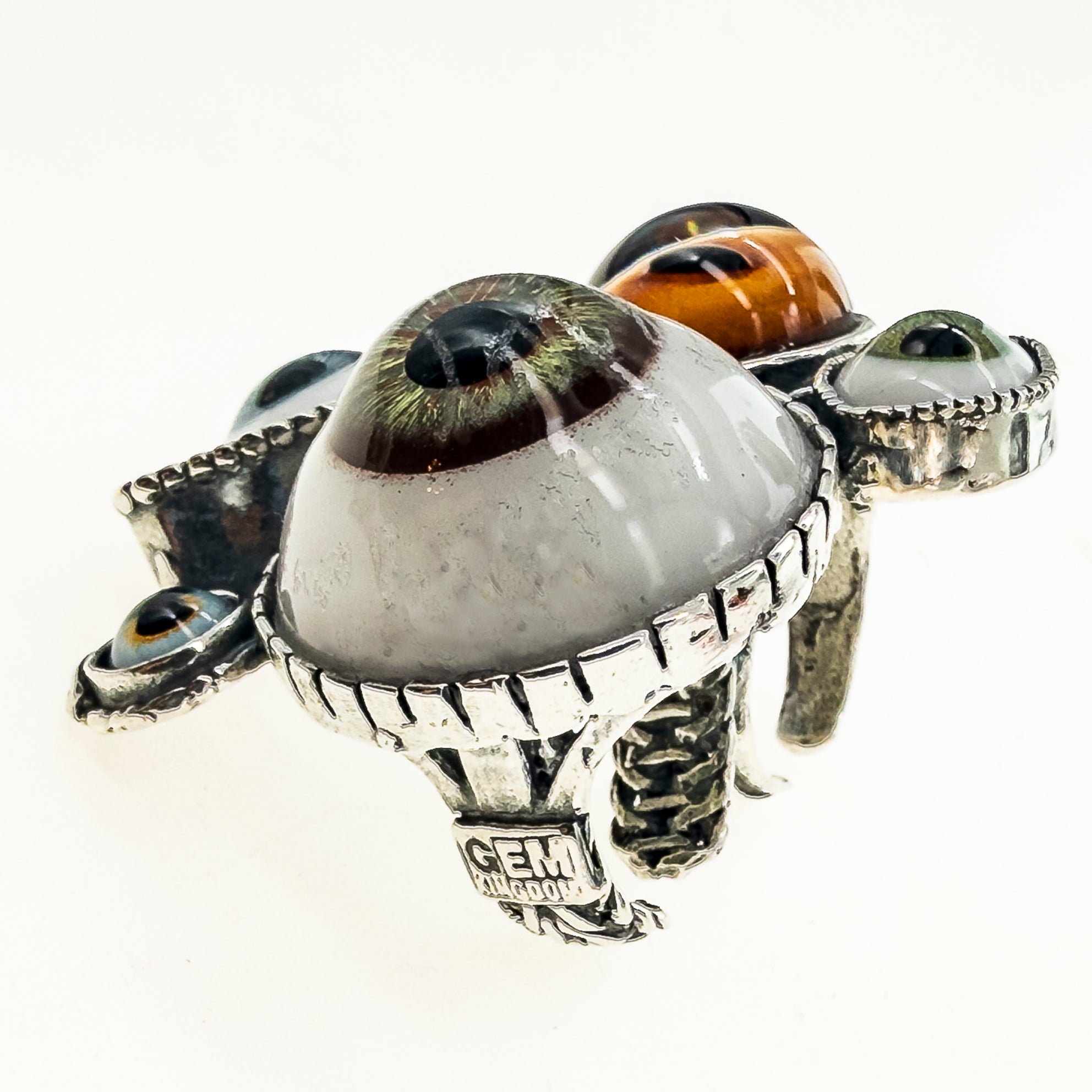 R 25a01 eye love you statement ring