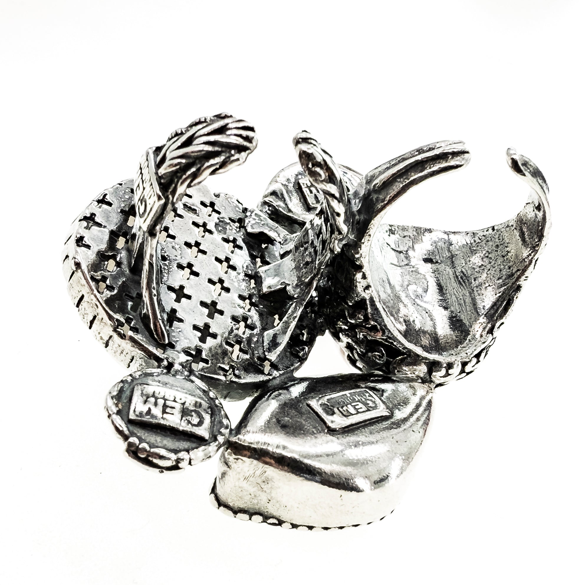 R 25a01 eye love you statement ring