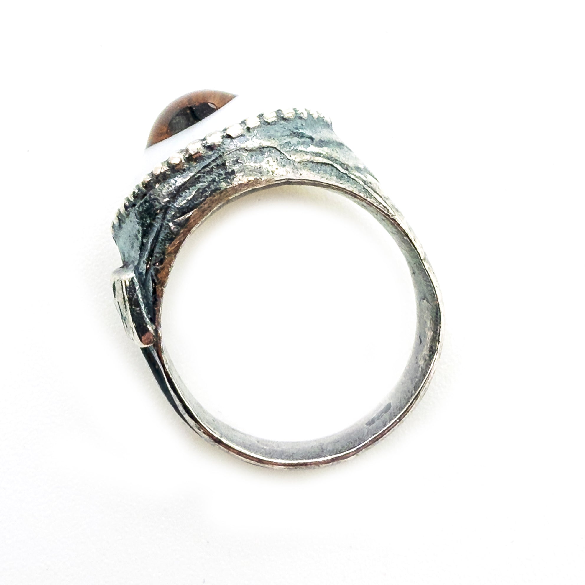 R25a07C small brown Eye Love You ring