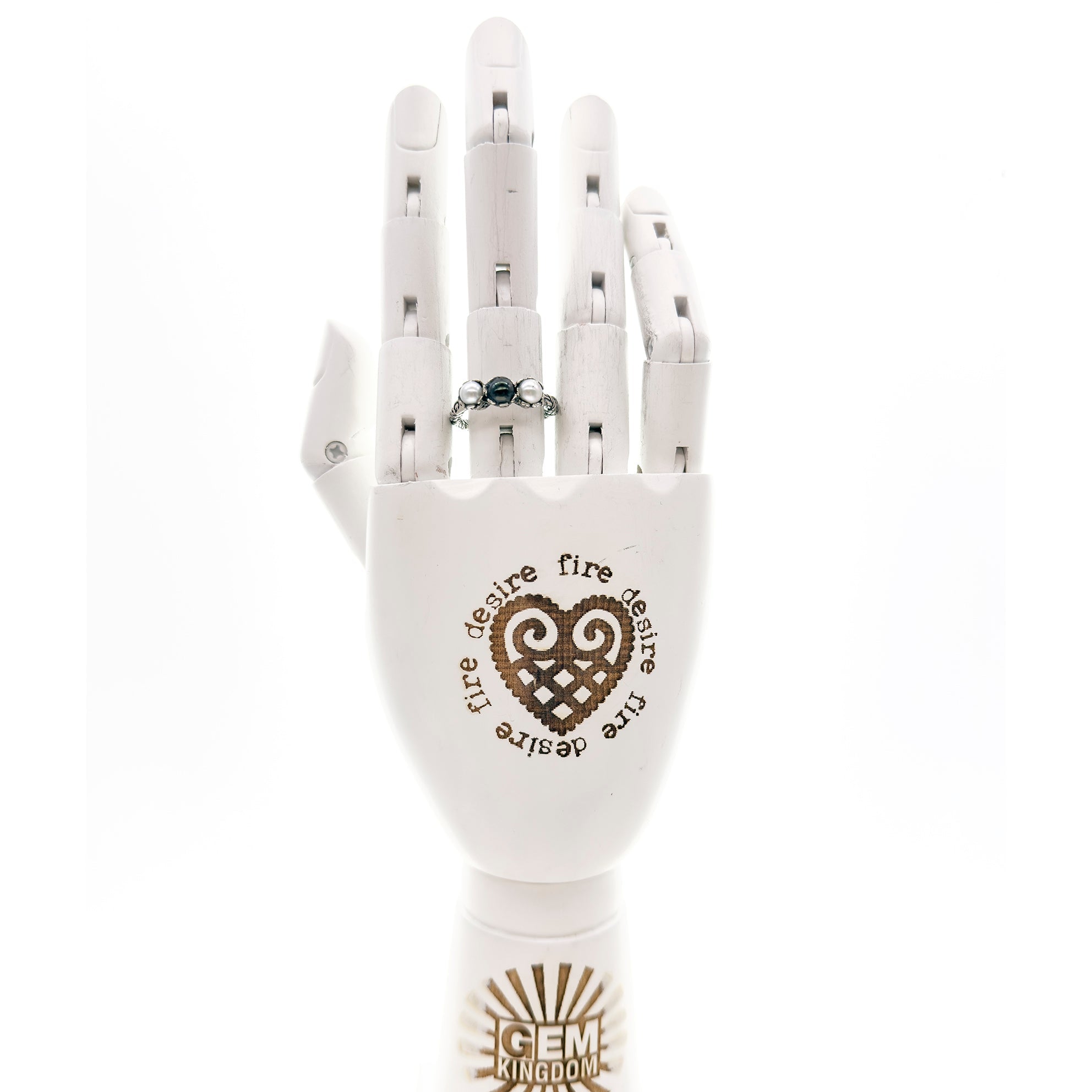 R 25b10 Pearl Trinity Ring