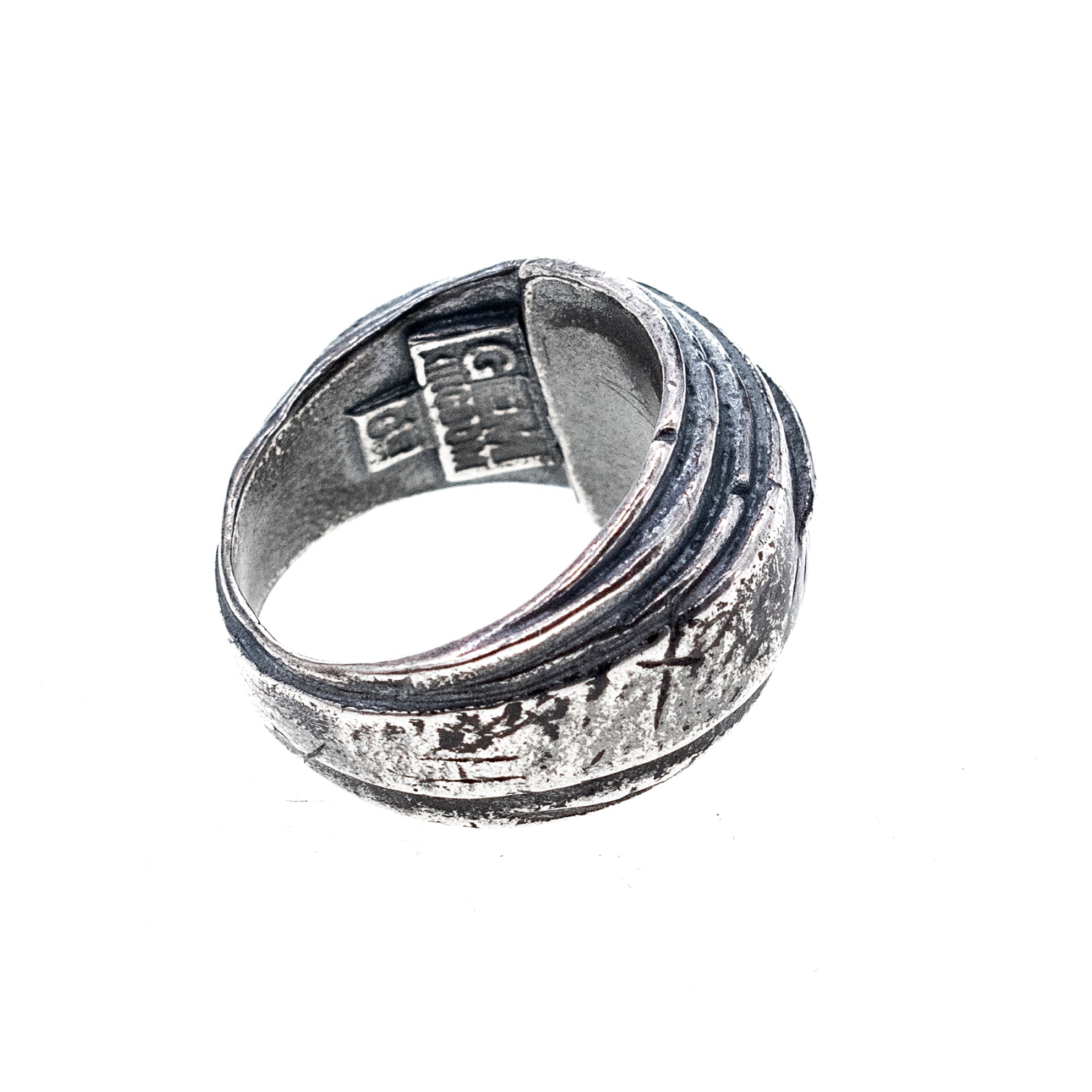 R 25c07 Textured Wrap Ring