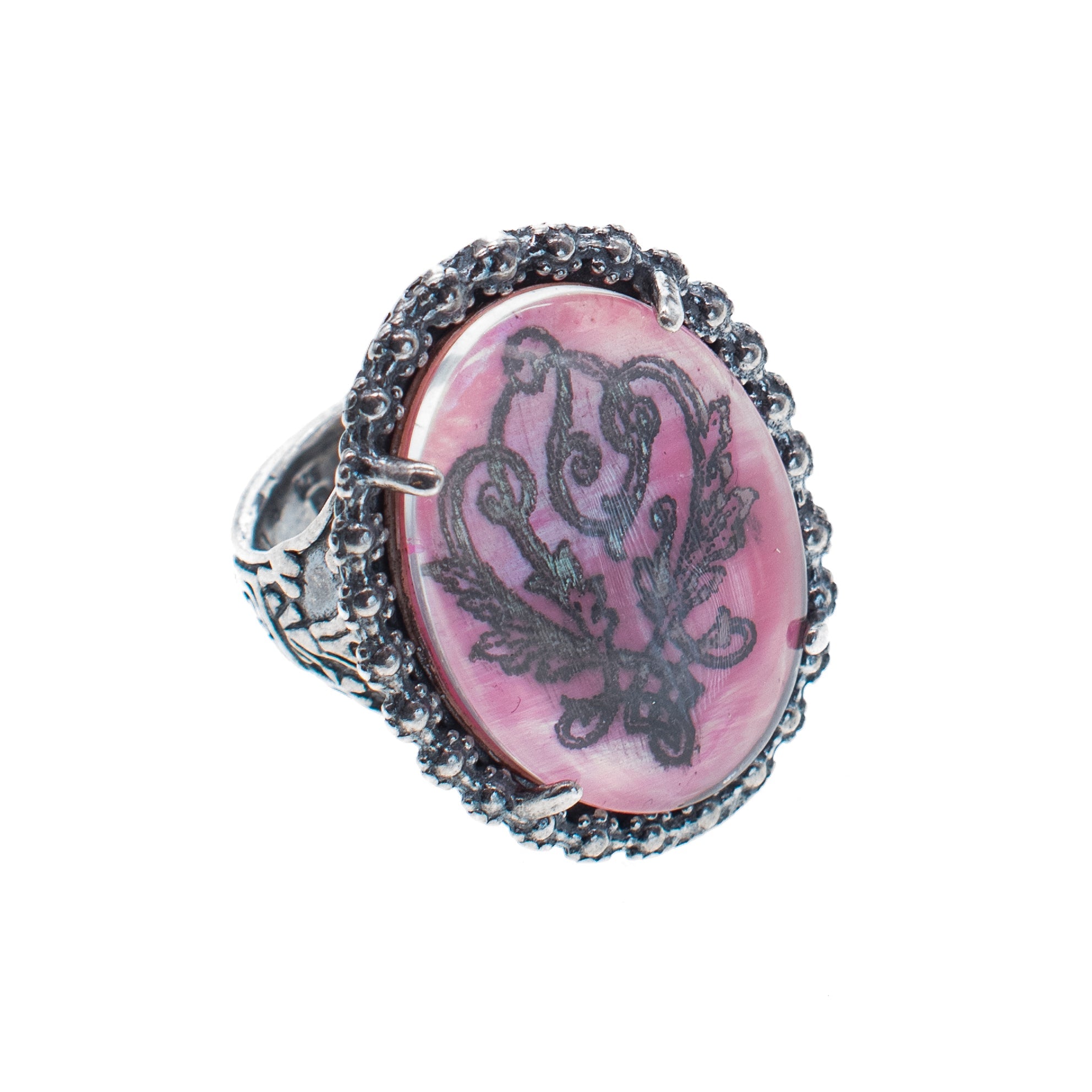 R 25e06 Pink Engraved Mother-of-Pearl Ring