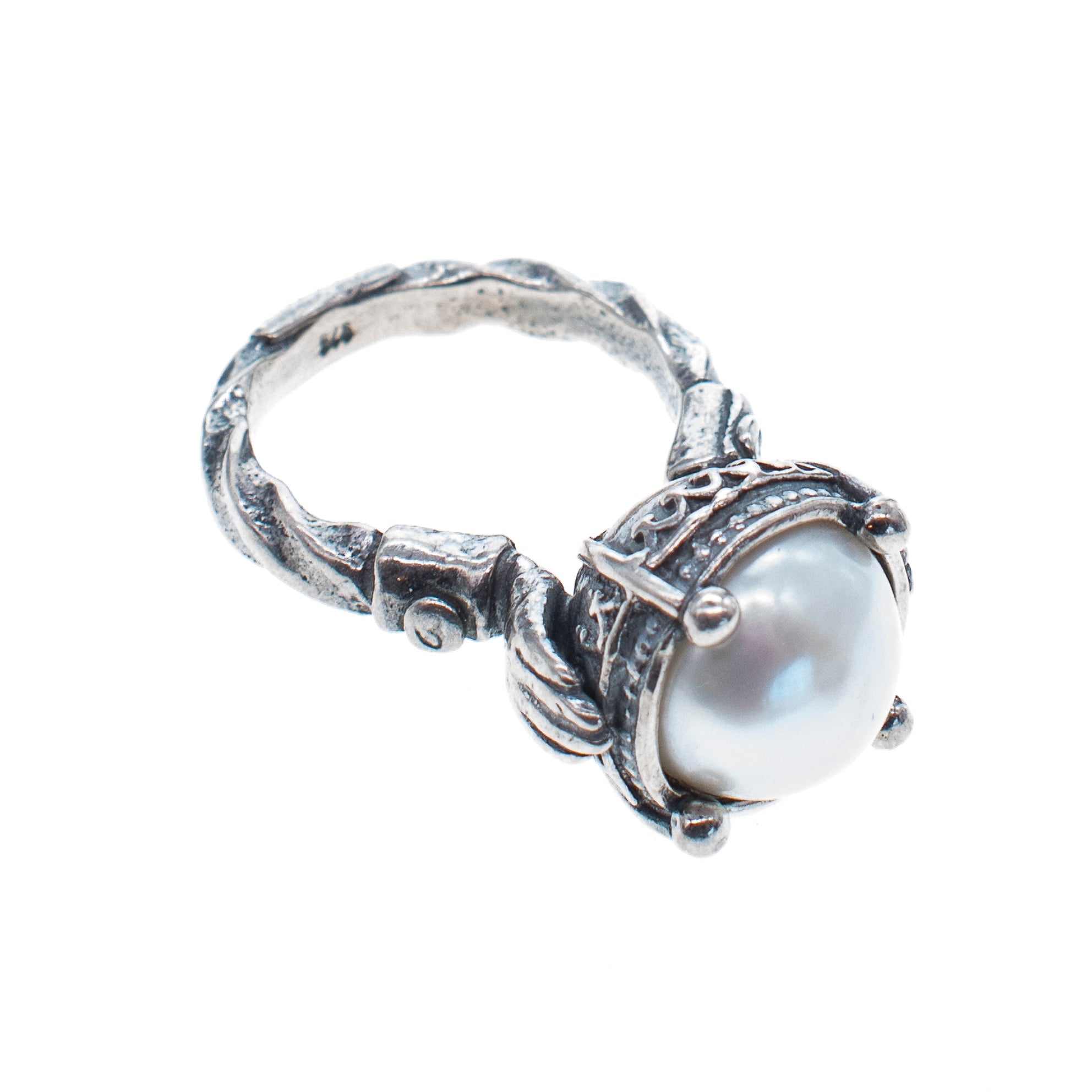 R 25e10A White Pearl Ring