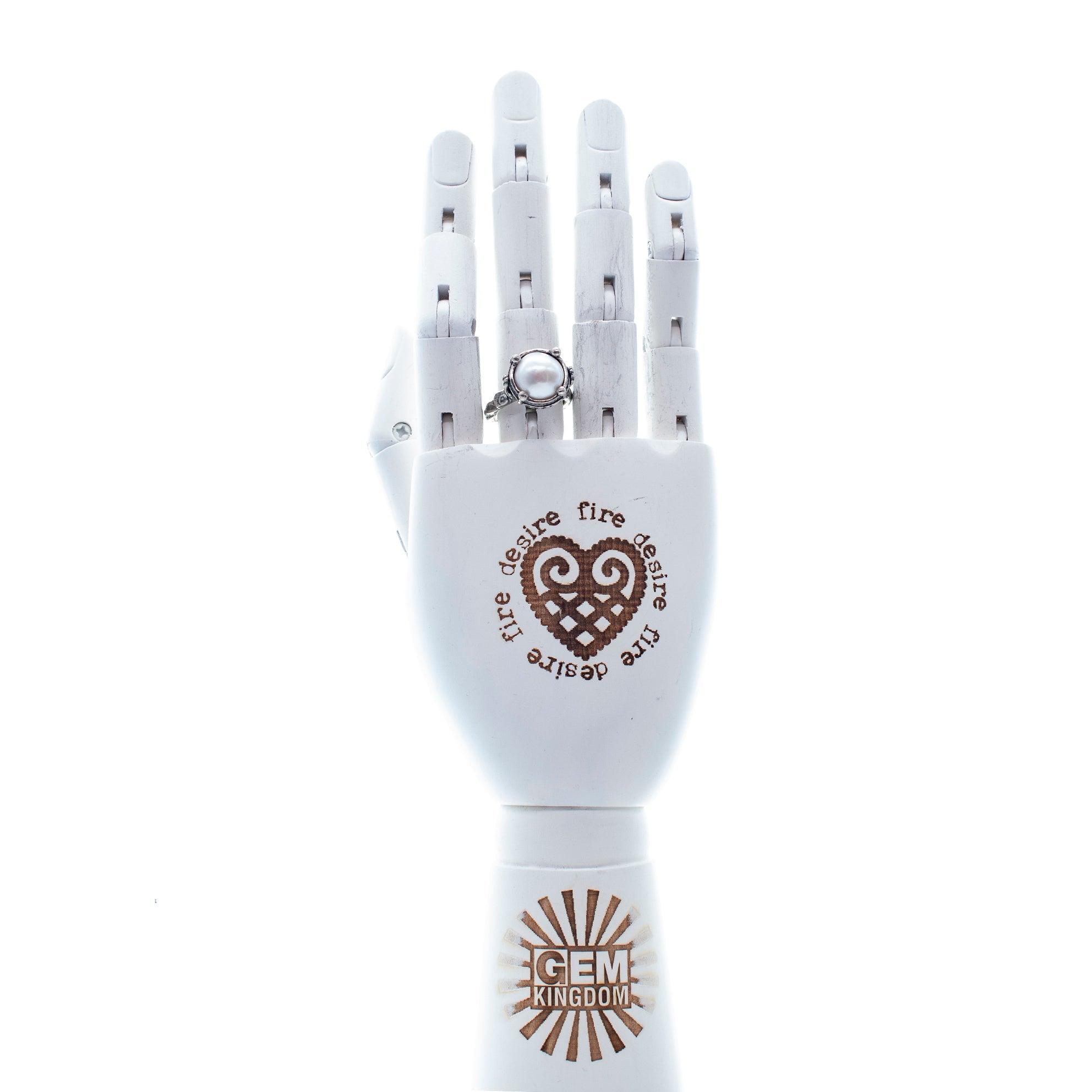 R 25e10A White Pearl Ring