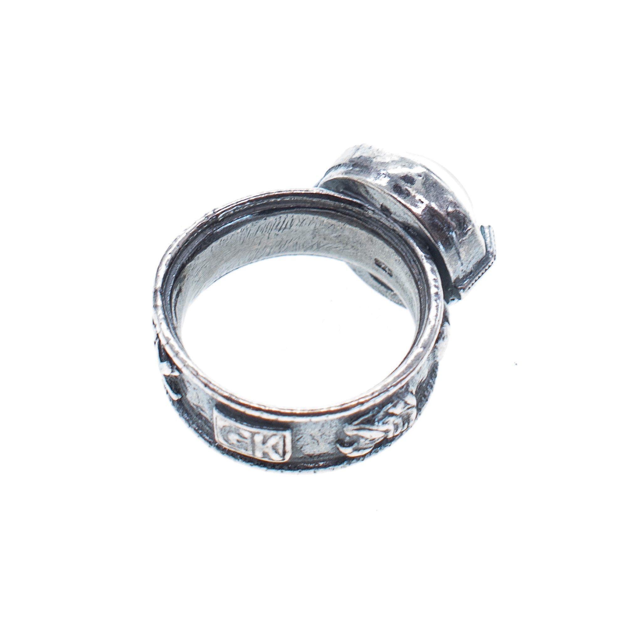 R 25e15B Blue Intaglio Ring