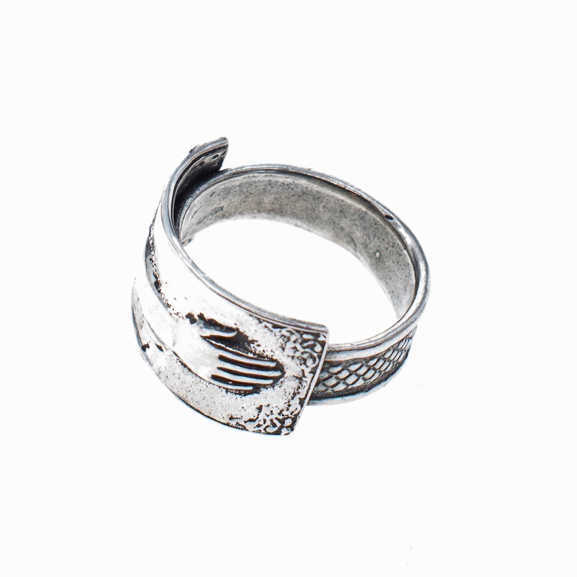 R 25e22 Ex Voto Arm Ring
