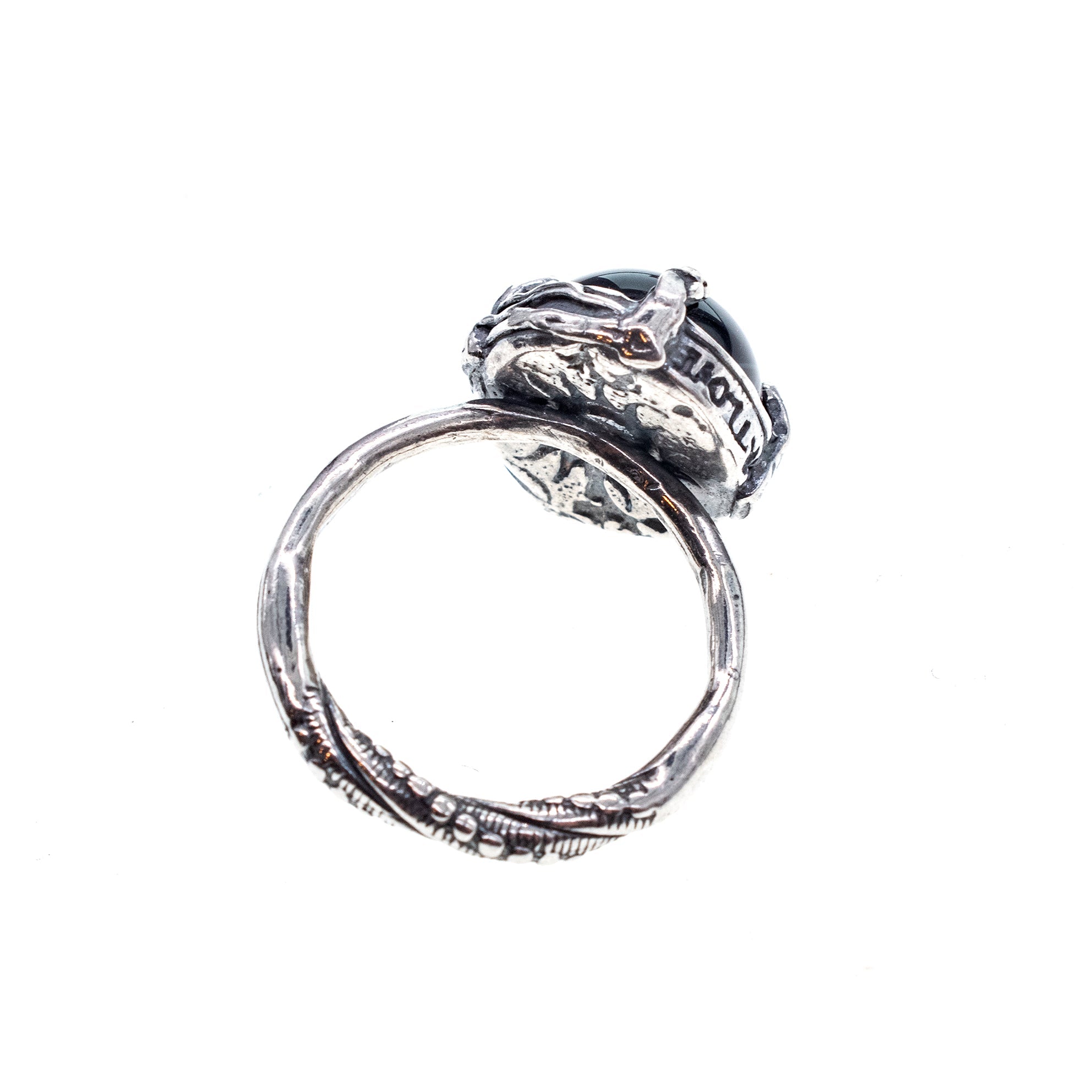 R 25h02B Dark Heart ring