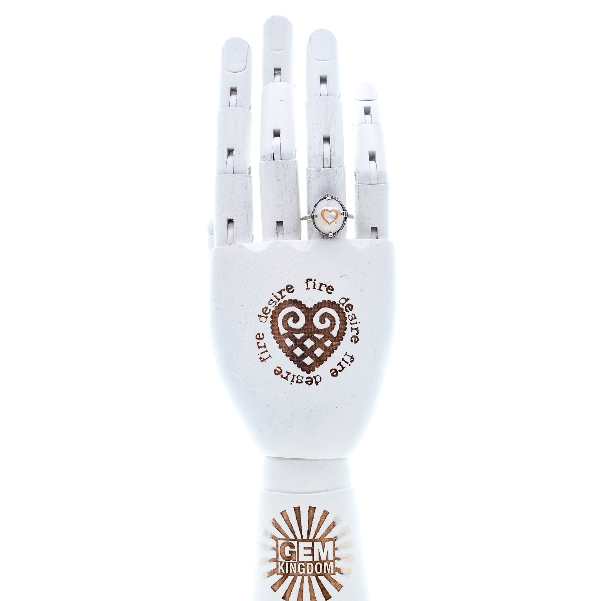 R 25h02A Mother of pearl heart ring