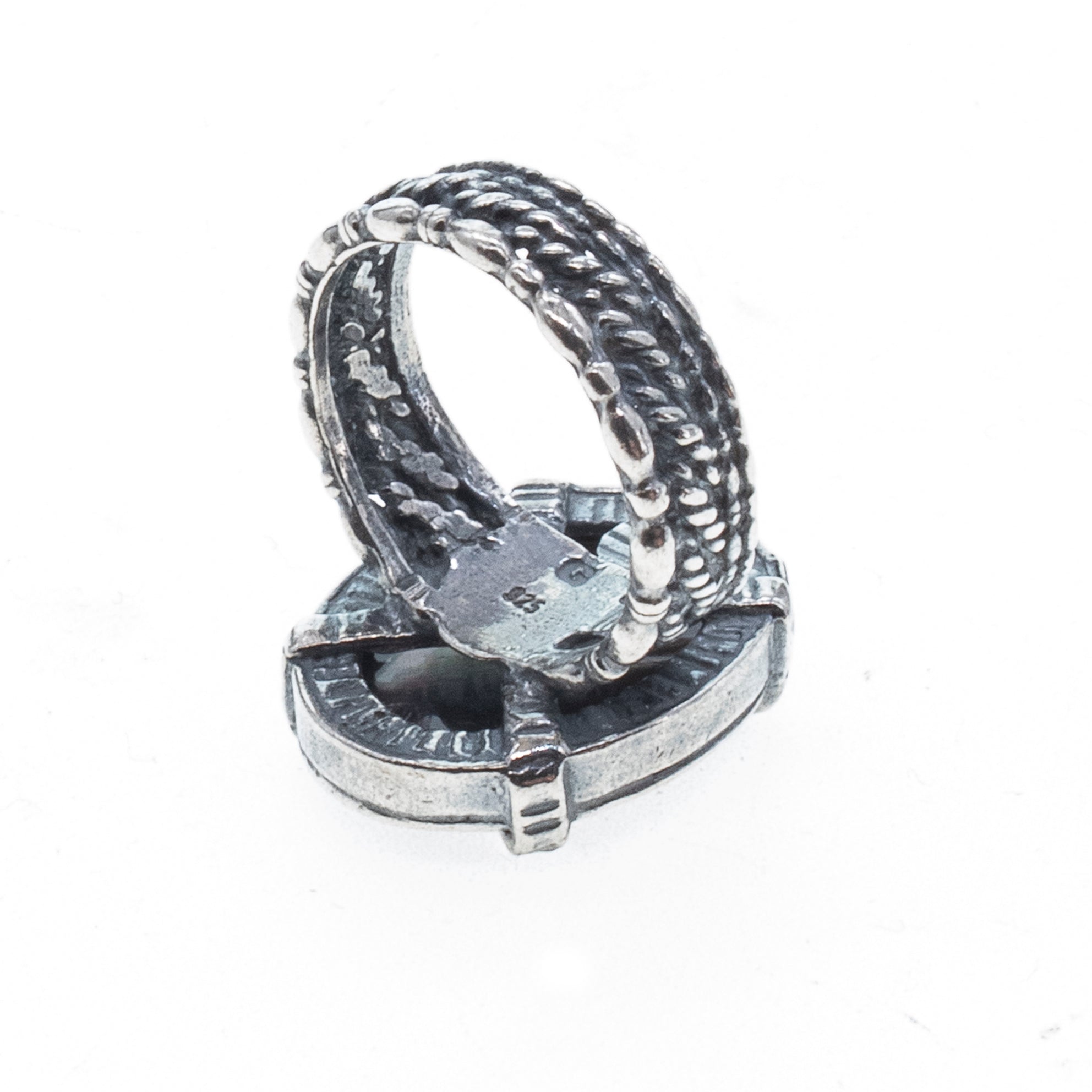 R 26a08B Black mother of pearl Fox Cameo Ring