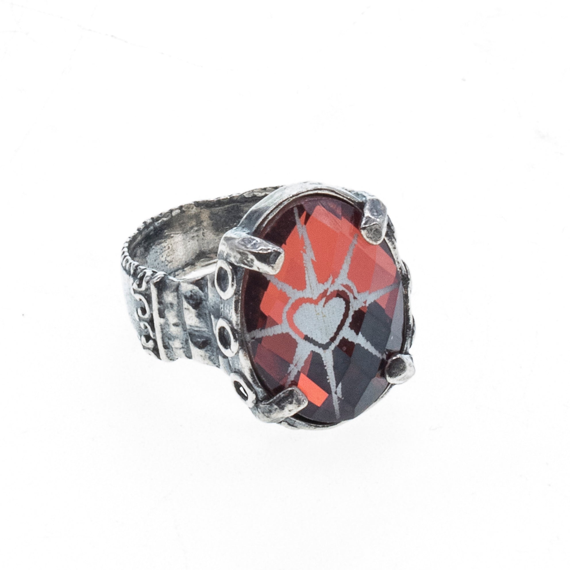 R 26a10 Magenta Heart Ring