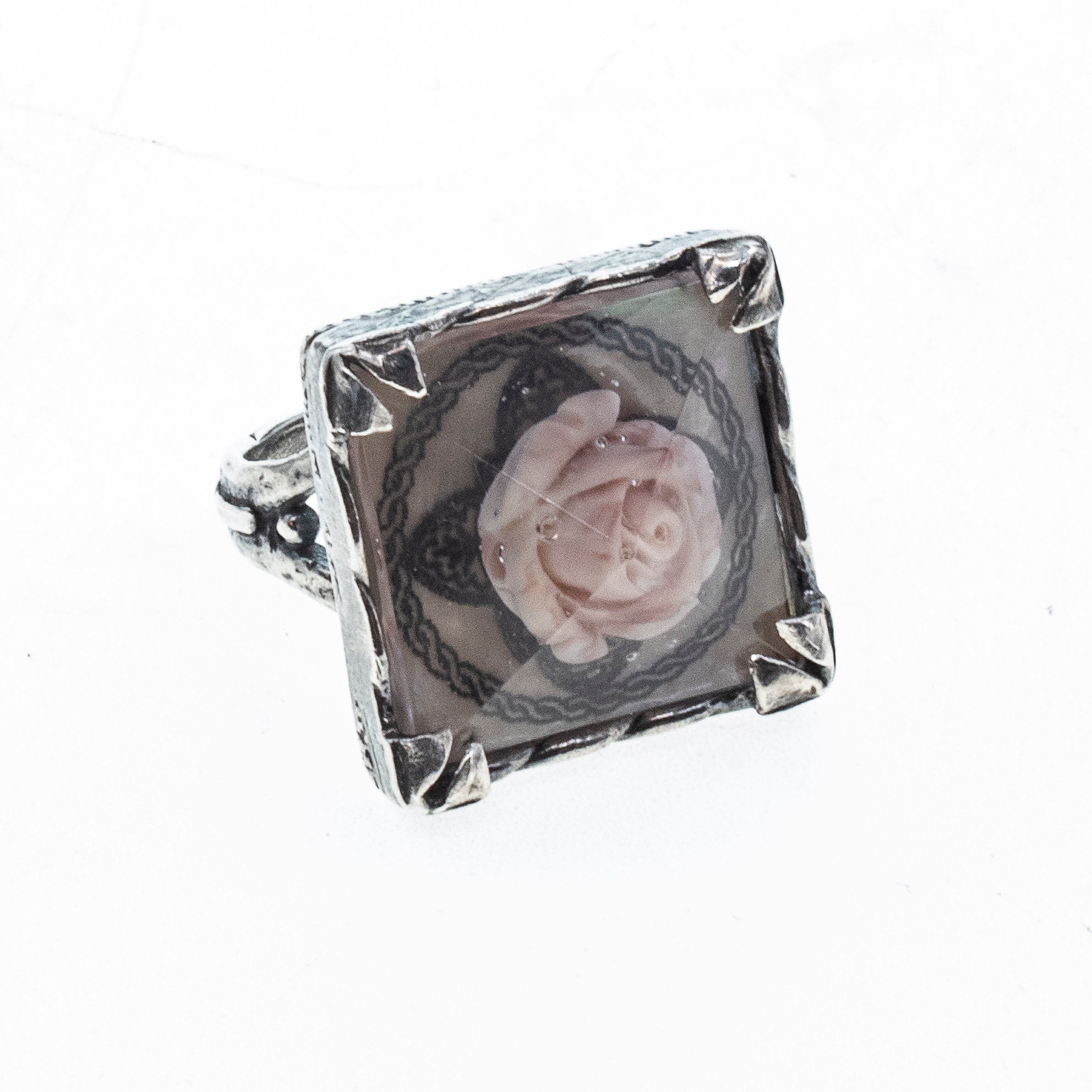 R 26a11 Blush Rose Resin Ring