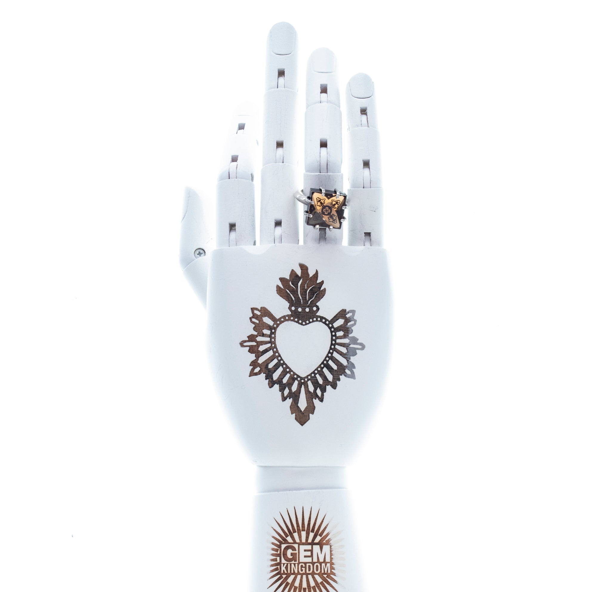 R 26a12 Amber Floral Pattern Ring
