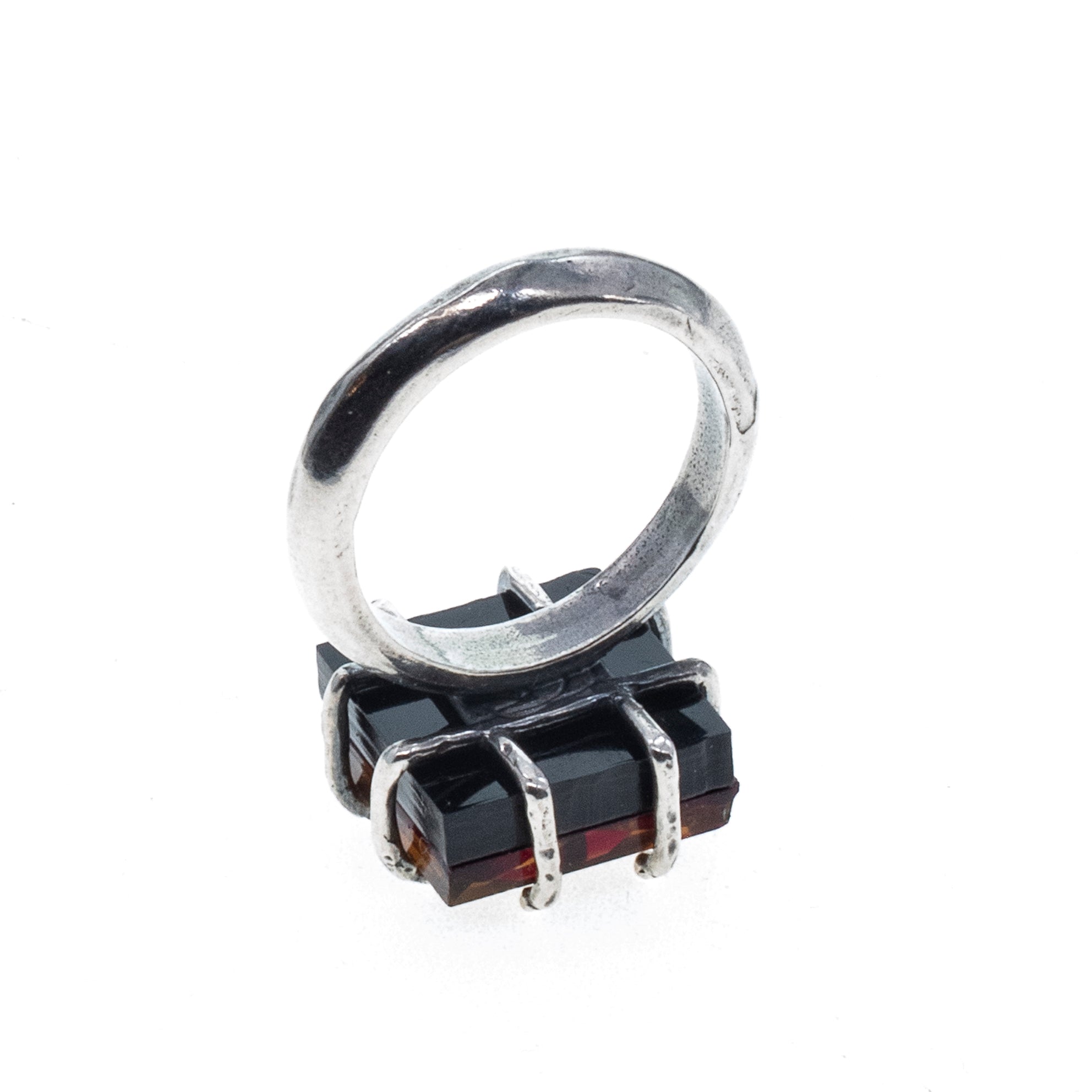 R 26a12 Amber Floral Pattern Ring