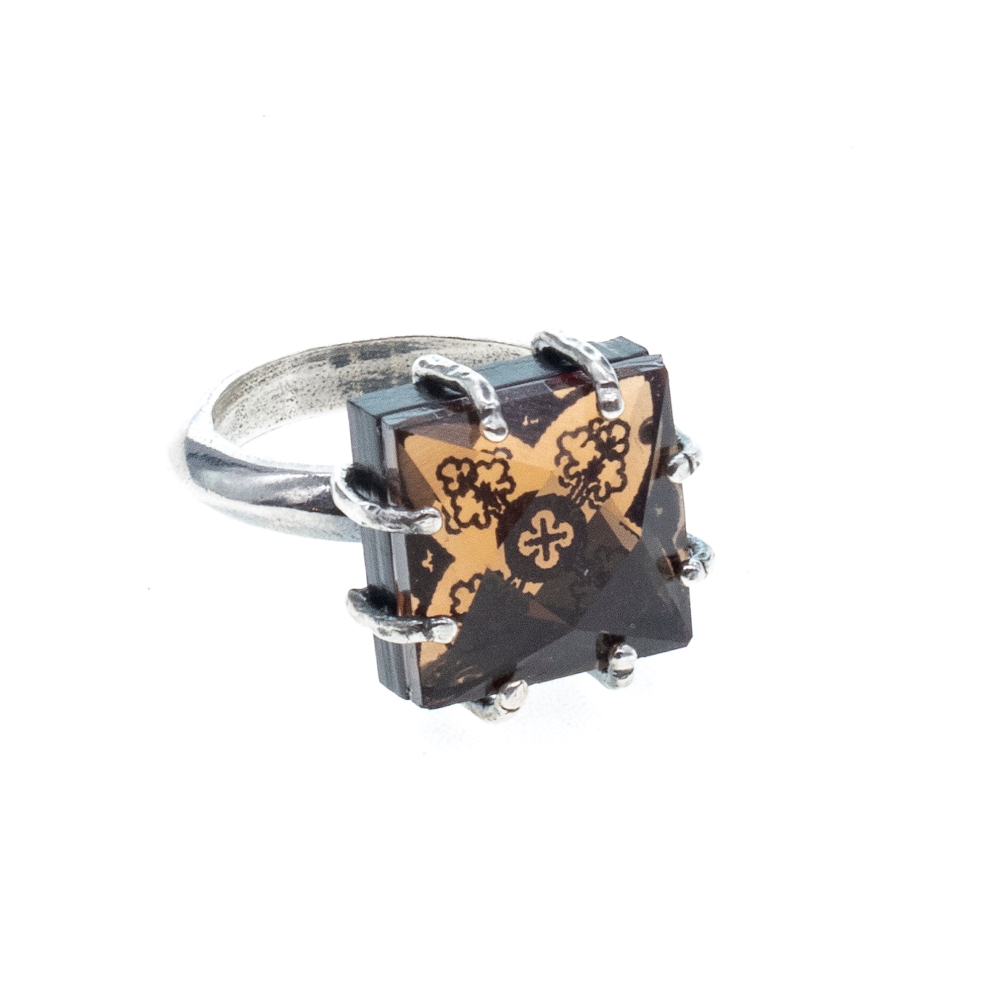R 26a12 Amber Floral Pattern Ring