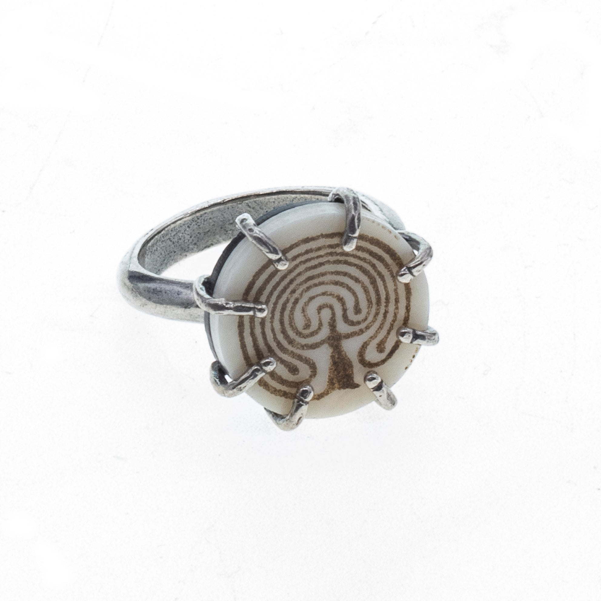 R 26a13 Labyrinth Bone Ring
