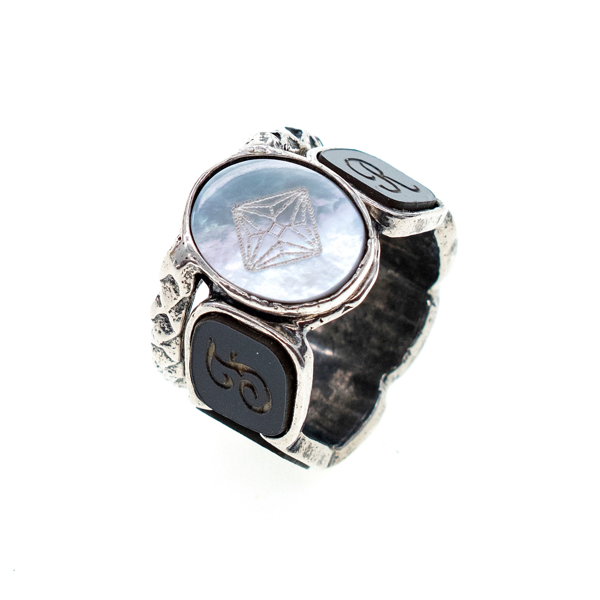 R 24d15 Fame & Fortune Ring