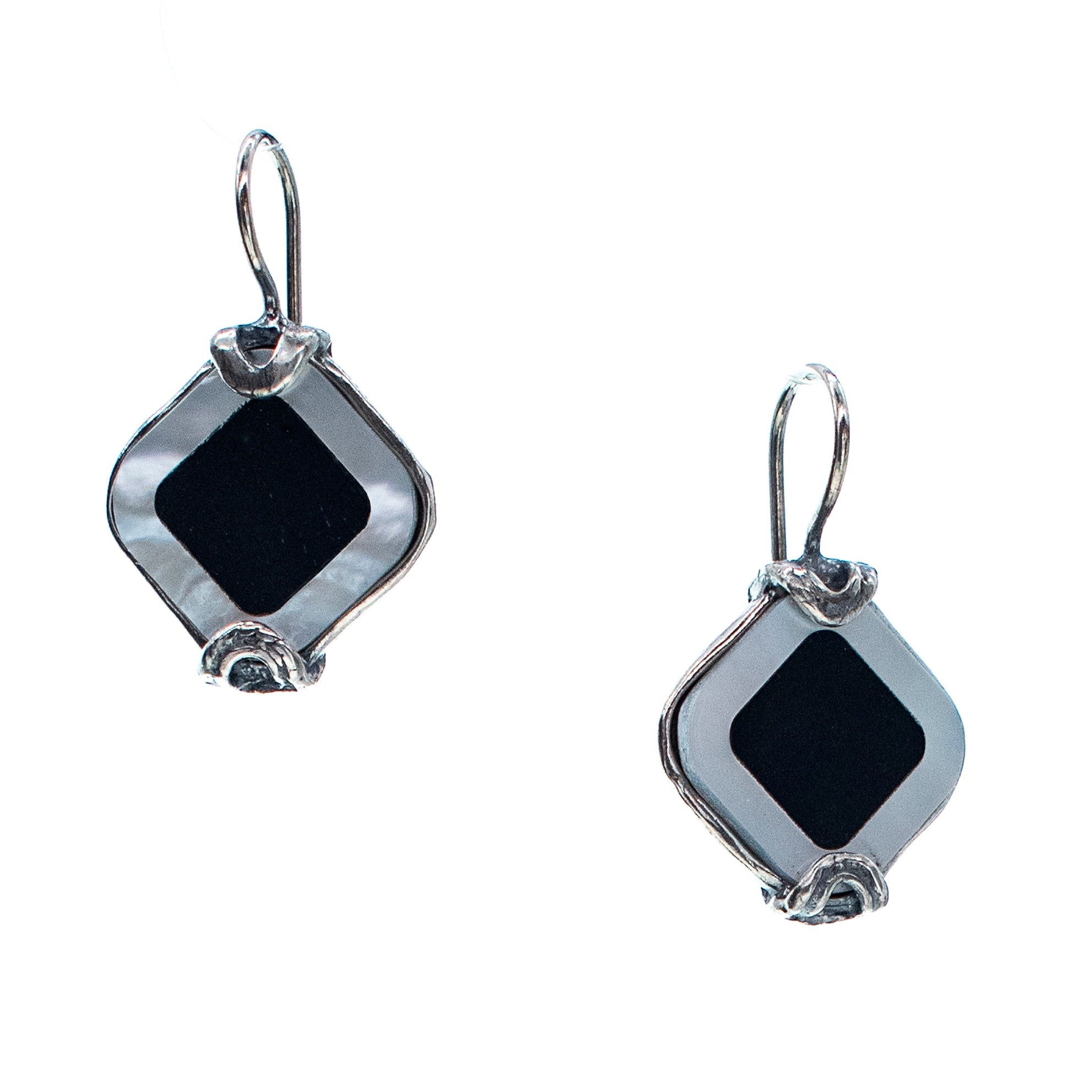 E 25b09 Black and White Diamond-shape Earrings