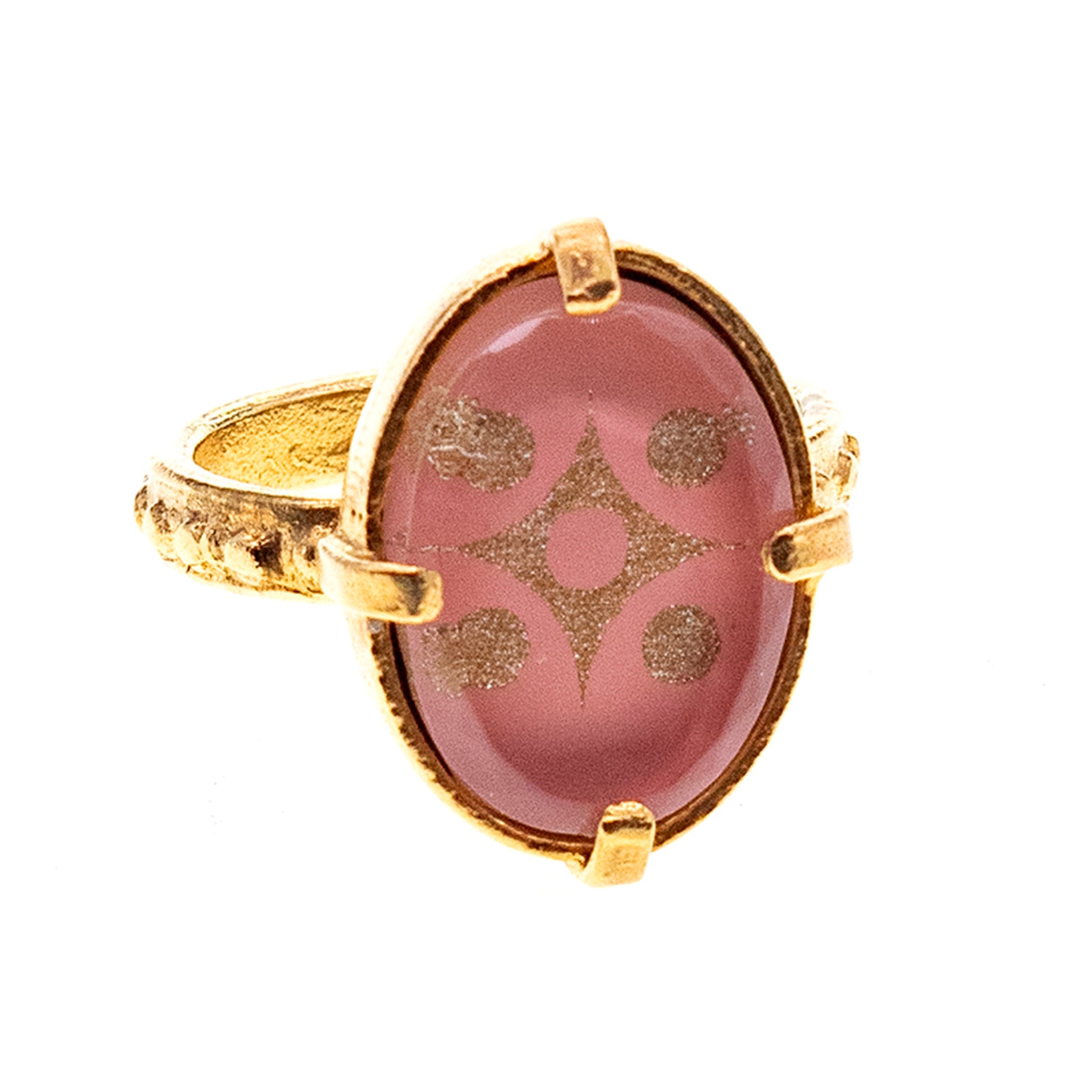 R 25g28C Pink Star Intaglio Statement Ring