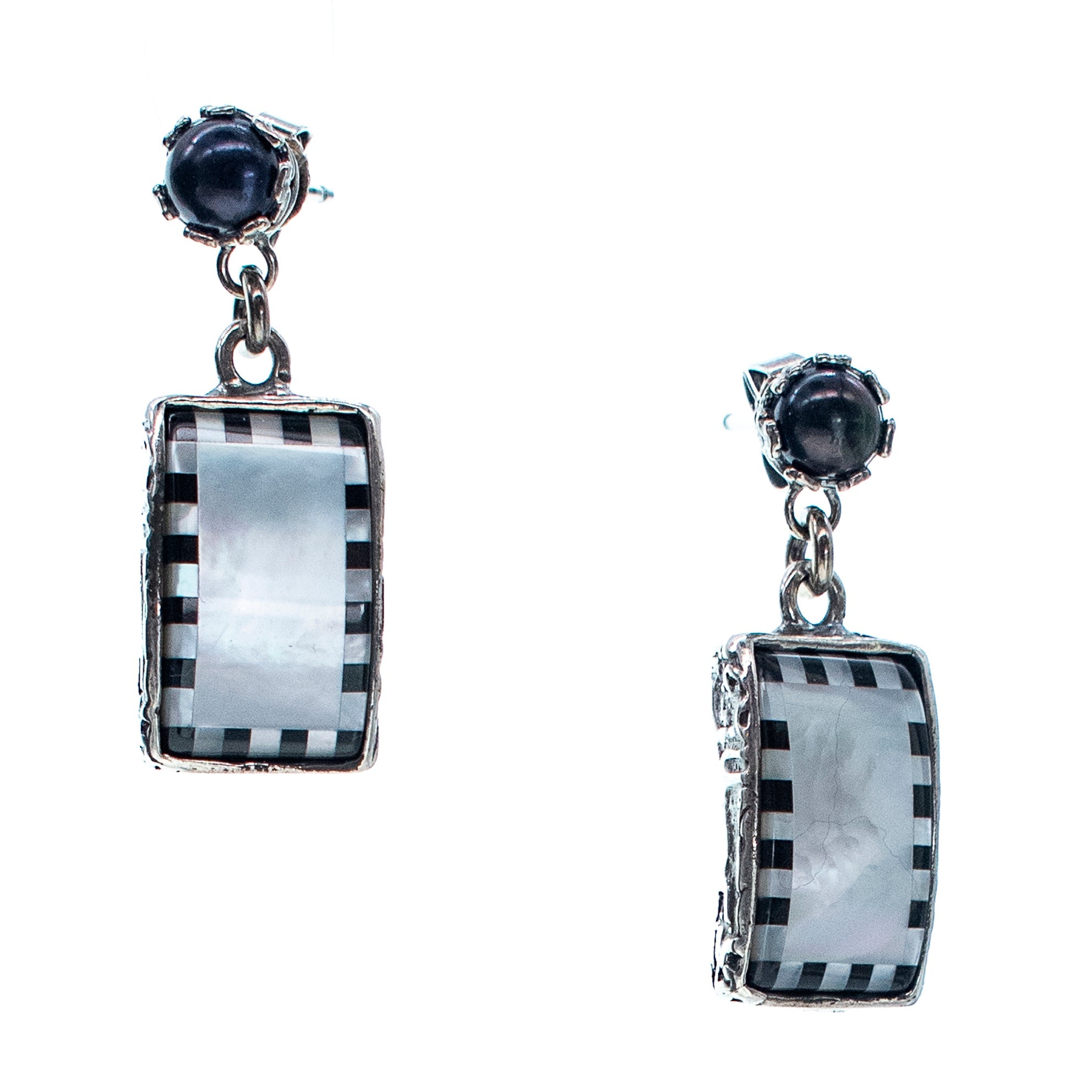 E 25b10 Black and White Checked Earrings