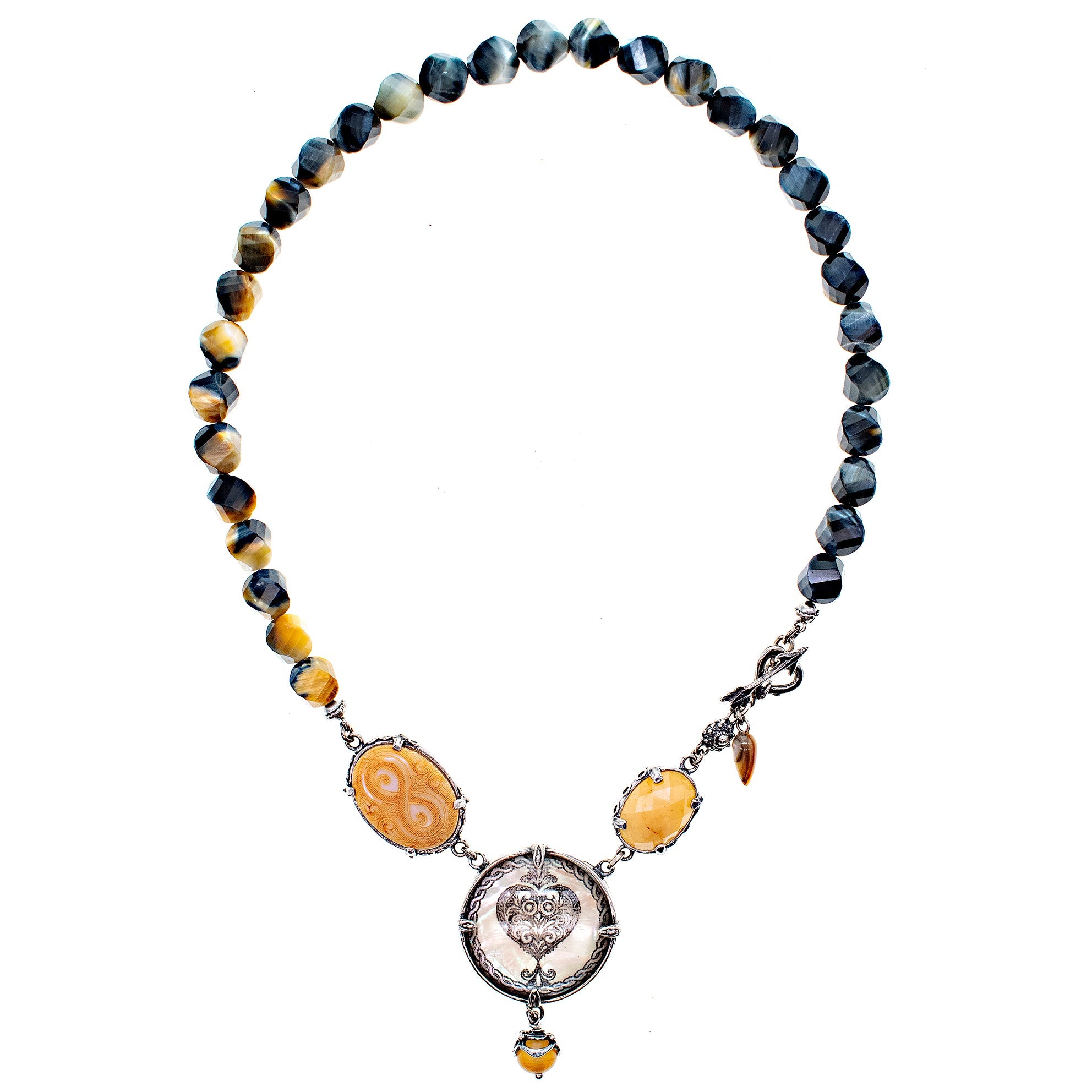 NK 25h02A Heart of Gold necklace