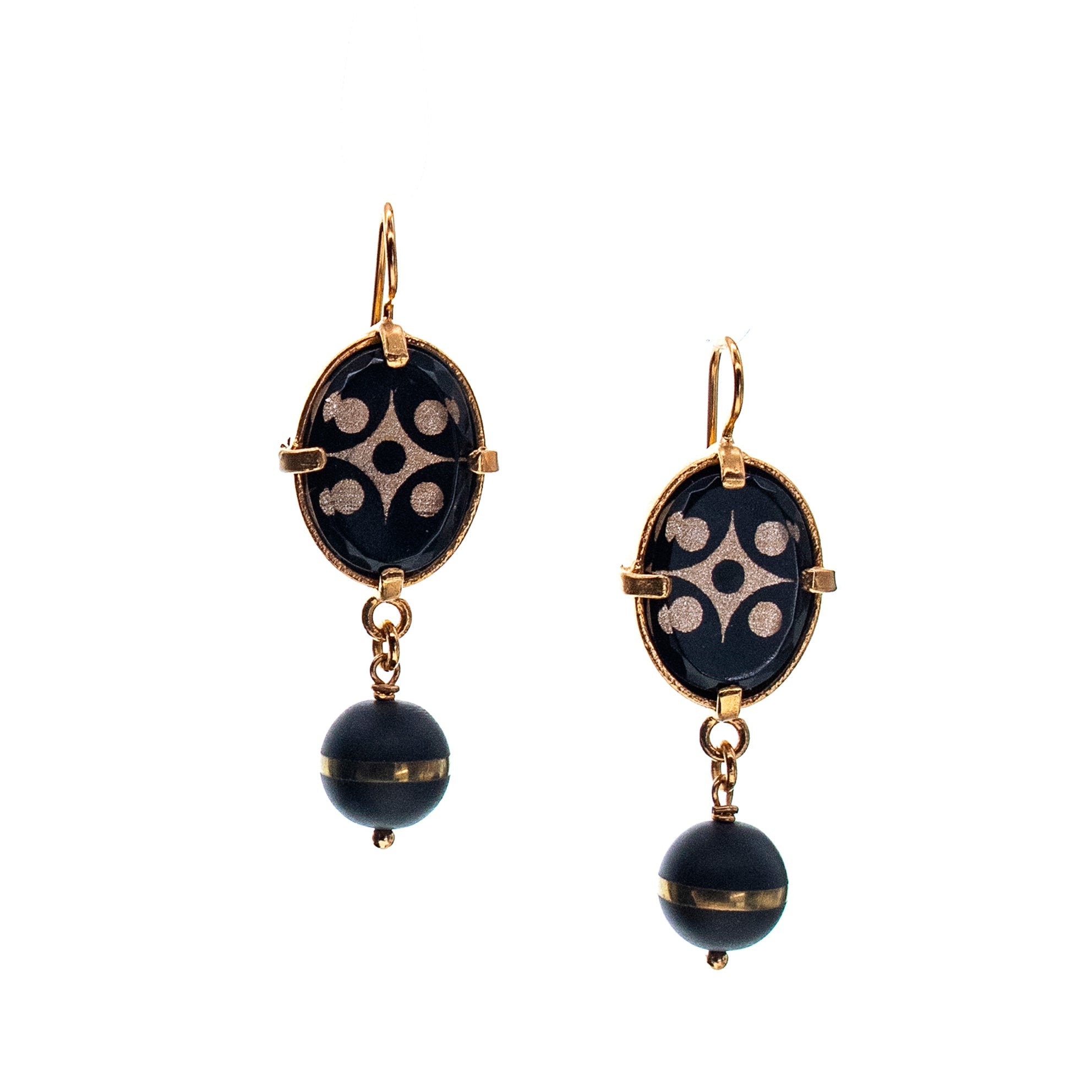 E 25g26B black glass crystal earrings