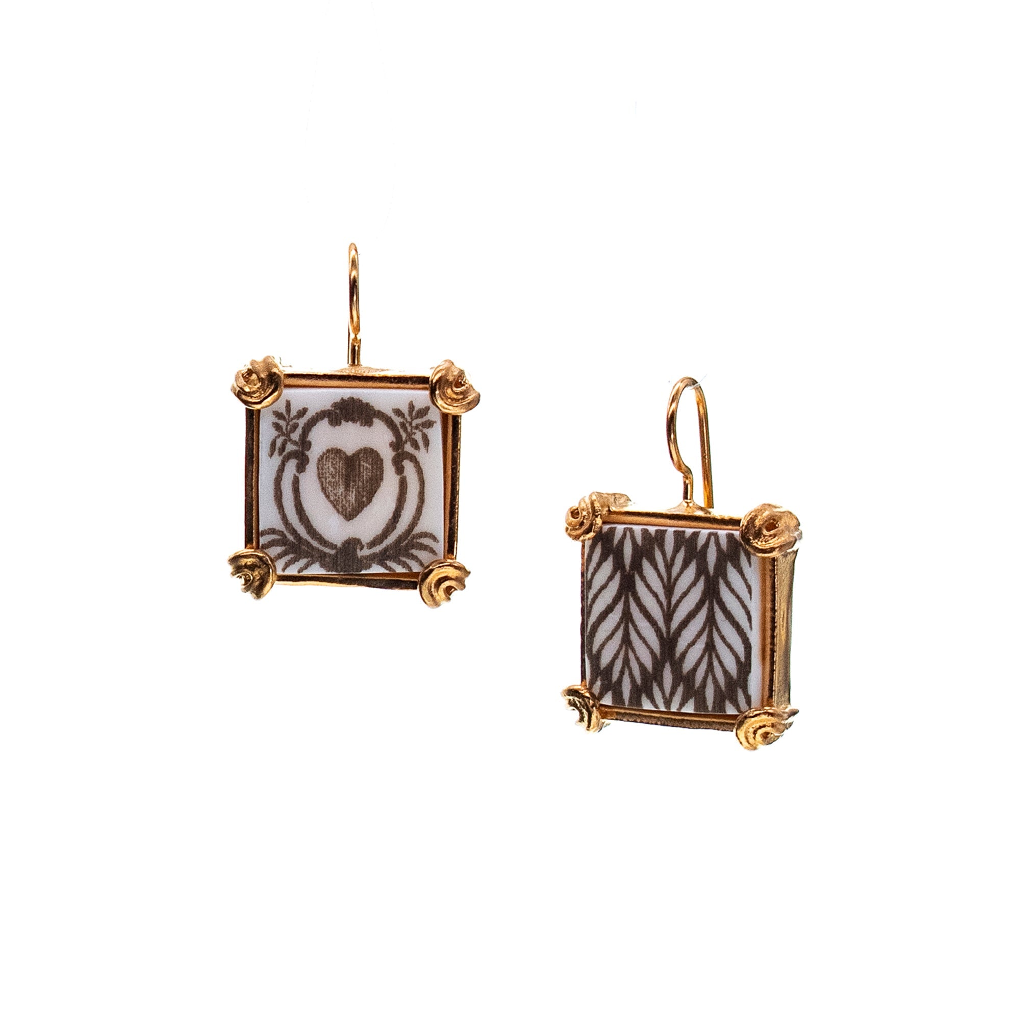 E 25g27 Engraved Bone Square Earrings