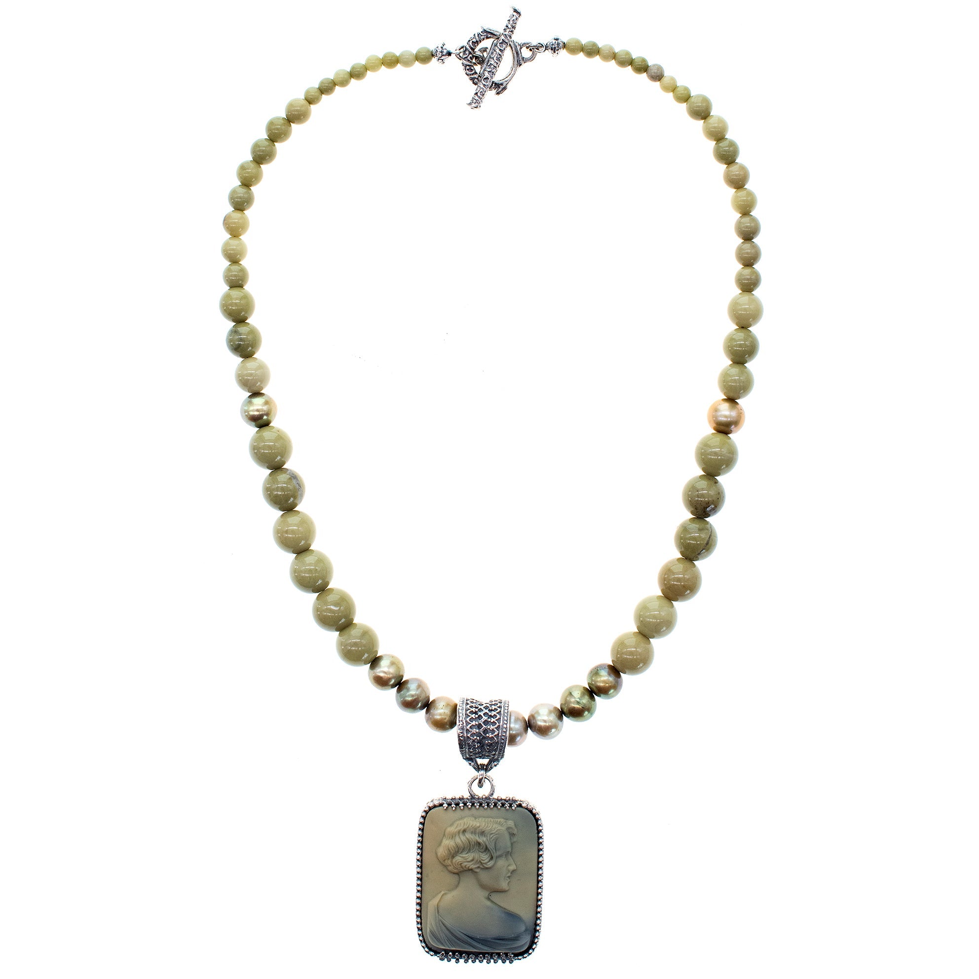 NK 25e11 Vintage Cameo Matcha Beaded Pendant Necklace